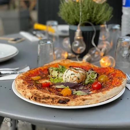 キャンプ場 Frederic Mistral 2*