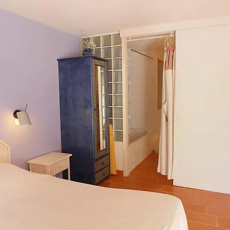 Frederic Mistral キャンプ場 2*