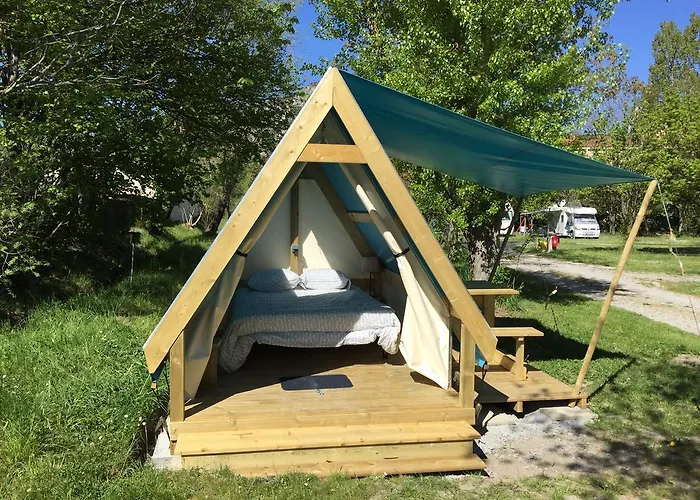 Frederic Mistral אתר קמפינג קסטלאנטה