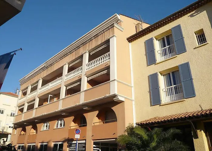 אתר קמפינג Frederic Mistral