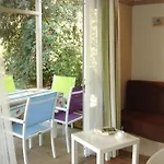 弗雷德里克·密斯特拉营地酒店