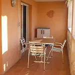Frederic Mistral אתר קמפינג 2*